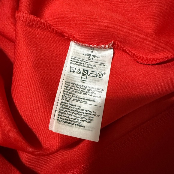 Banana Republic Balloon Sleeve one shoulder blouse red size S NWT - Picture 2 of 2